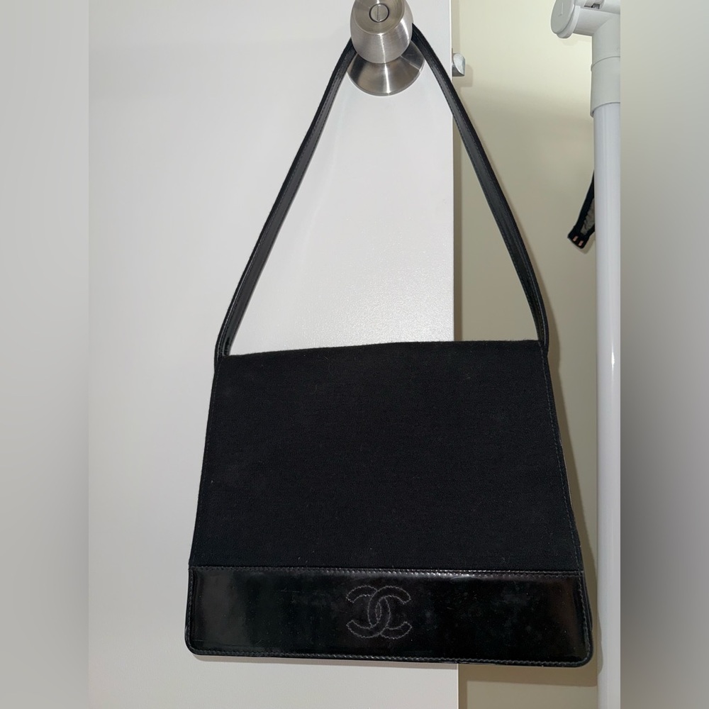 Vintage Chanel Wool shoulder bag
